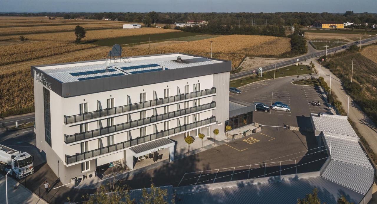 Hotel River Bijeljina Esterno foto